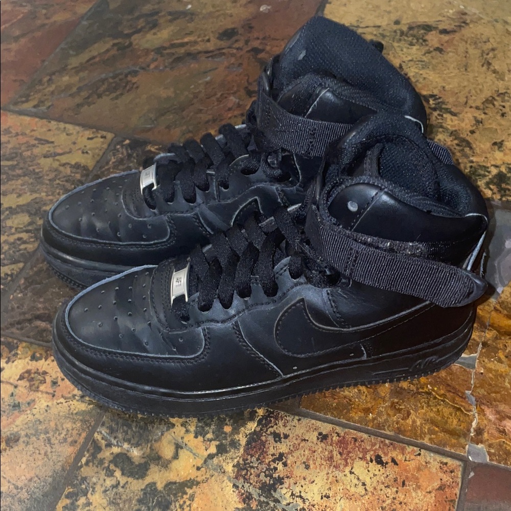 Black High-Top Boys Air Force 1 Sneakers